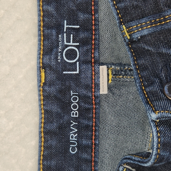 ANN TAYLOR LOFT WOMENS JEANS.      SIZE 4P CURVY BOOT - Picture 4 of 12